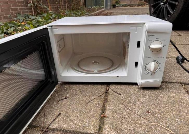 Magnetron 700 W, Witgoed en Apparatuur, Magnetrons, Zo goed als nieuw, Ophalen
