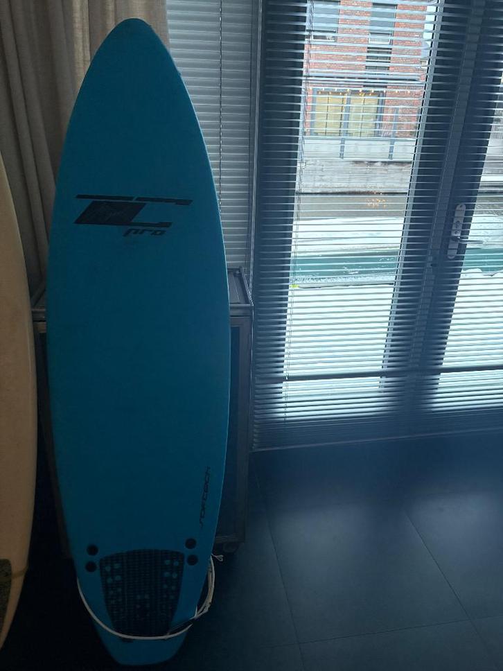 Softech Pro softtop surfboard, Watersport en Boten, Golfsurfen, Gebruikt, Shortboard, Met vinnen, Met koord, Ophalen