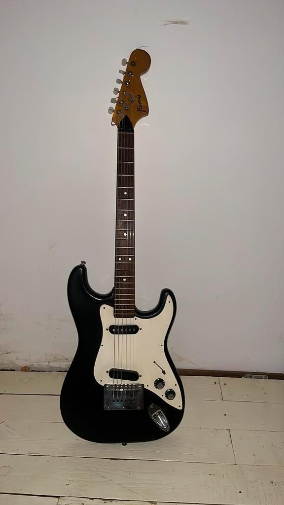 Framus duroplast stratocaster model 1974, Muziek en Instrumenten, Snaarinstrumenten | Gitaren | Elektrisch, Gebruikt, Solid body