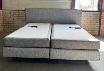Elektrisch verstelbaar Auping bed 2x90x200cm + hoofdbord beschikbaar voor biedingen