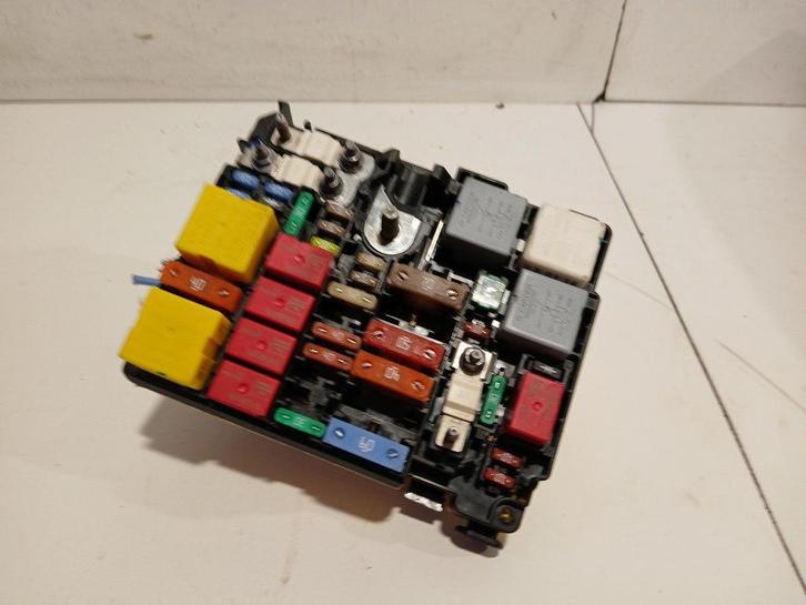 Zekeringkast Peugeot 3008, Auto-onderdelen, Elektronica en Kabels, Peugeot, Gebruikt, Herkomst onderdeel bekend, 12 maanden garantie