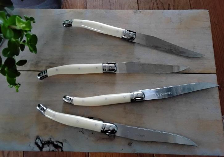 Vintage Laguiole steakmessen - rvs - 4 stuks, Huis en Inrichting, Keuken | Bestek, Gebruikt, Los bestek, Rvs of Chroom, Ophalen of Verzenden