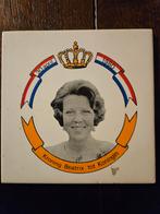 Tegeltje kroning koningin(princes)Beatix, Verzamelen, Ophalen of Verzenden, Kaart, Foto of Prent