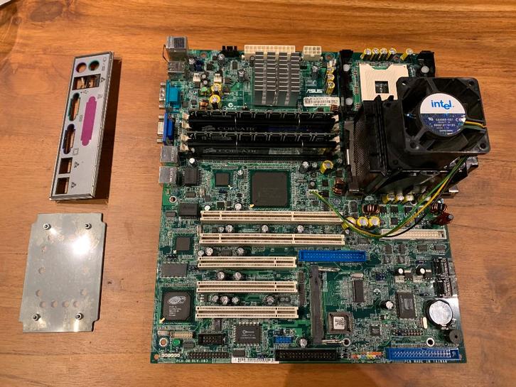 ATX ASUS PCH-DR retro dual CPU server bord met Xeon en 3GB, Computers en Software, Moederborden, Zo goed als nieuw, Intel, DDR