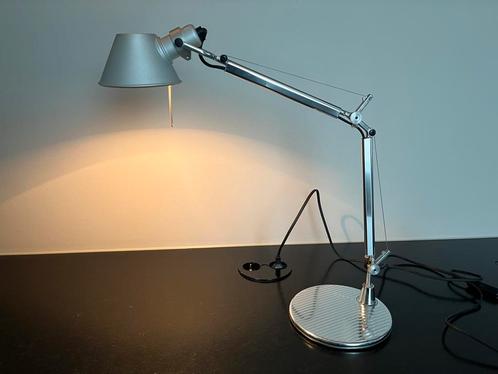 ARTEMIDE TOLOMEO MICRO BUREAULAMP ( gereserveerd), Huis en Inrichting, Lampen | Tafellampen, Zo goed als nieuw, Minder dan 50 cm