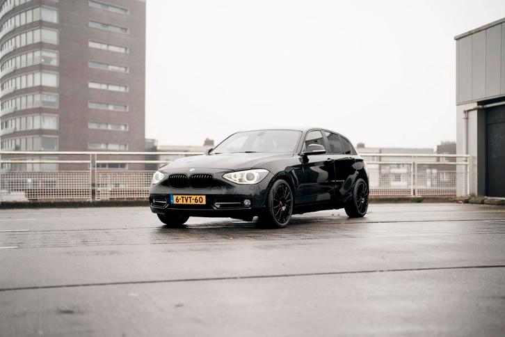 BMW 1-Serie 114I 230PK!! 5-DR 2014 Zwart, Auto's, BMW, Particulier, 1-Serie, ABS, Airbags, Airconditioning, Bluetooth, Boordcomputer
