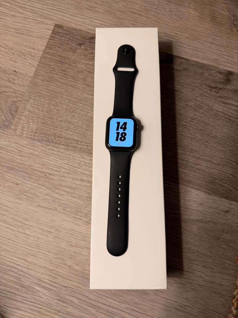 Apple Watch 5 40mm - Weinig Gebruikssporen, Sieraden, Tassen en Uiterlijk, Smartwatches, Ophalen of Verzenden, Zo goed als nieuw