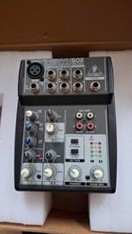Behringer Xenyx 502 Mengpaneel - Compact en veelzijdig, Ophalen of Verzenden, Zo goed als nieuw, Minder dan 5 kanalen, Microfooningang