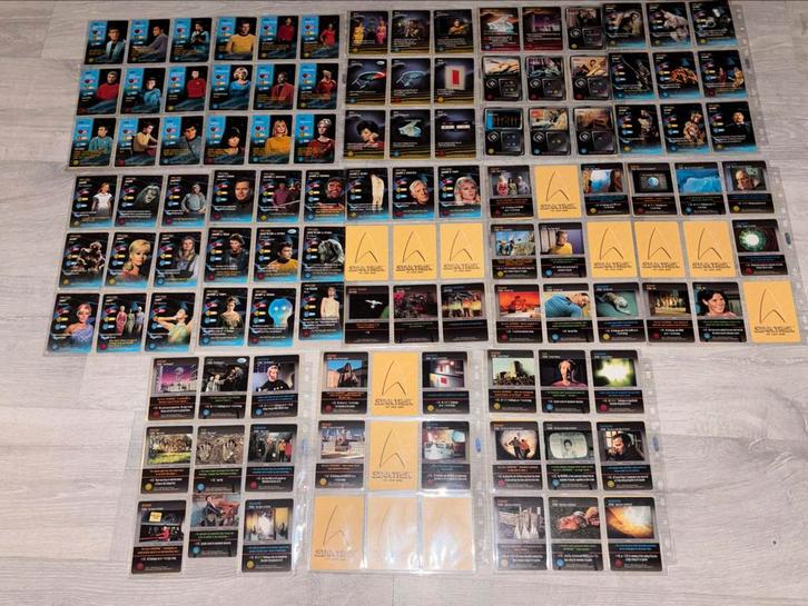 Star Trek Card Game set met extra kaarten, Hobby en Vrije tijd, Verzamelkaartspellen | Overige, Zo goed als nieuw, Meerdere kaarten