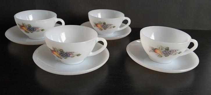 Arcopal fruit, de France theekopjes/cappuccino + 2 schaaltje, Huis en Inrichting, Keuken | Servies, Zo goed als nieuw, Kop(pen) en/of Schotel(s)