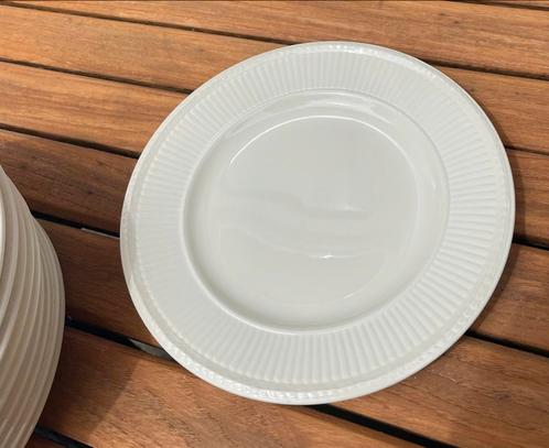 Wedgwood EDME 11 bordjes 18 cm izgs, Huis en Inrichting, Keuken | Servies, Zo goed als nieuw, Bord(en), Wedgwood, Aardewerk, Ophalen