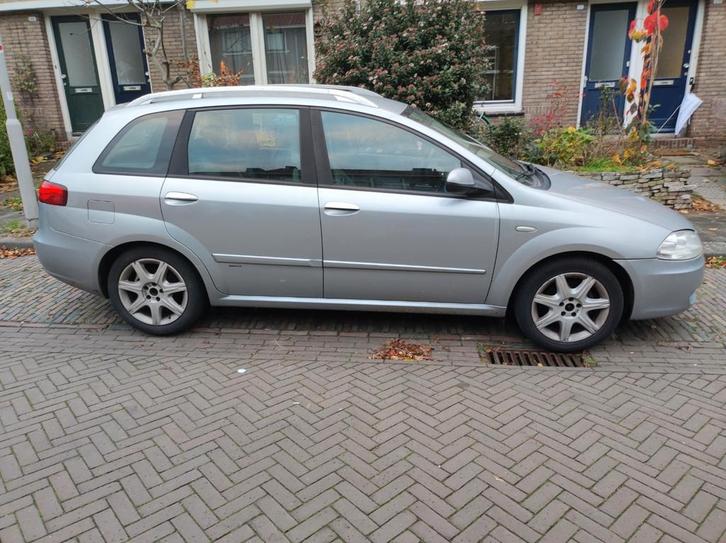 Fiat Croma 2.2 16V 2005 Grijs, Auto's, Fiat, Particulier, Croma, Benzine, D, Hatchback, Handgeschakeld, Origineel Nederlands, Zilver of Grijs