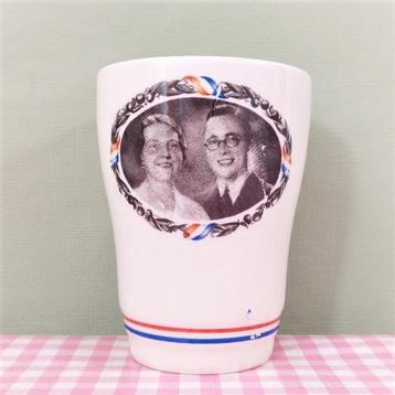 Vintage beker Juliana en Bernhard 1936 oud koninklijk huis  beschikbaar voor biedingen