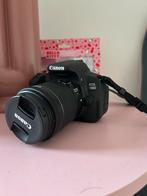 CANON EOS 700D fotocamera met extra flash en manual, Ophalen of Verzenden, Zo goed als nieuw, Canon