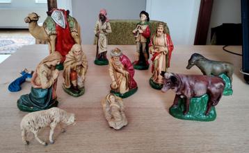Antieke kerstgroep, gips, 12-delig met mooie expressie beschikbaar voor biedingen