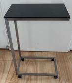 Handig bijzettafel op wieltjes, Huis en Inrichting, Tafels | Bijzettafels, Ophalen, Minder dan 55 cm, Metaal of Aluminium, Zo goed als nieuw