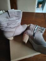 Dames schoenen, Kleding | Dames, Beige, Lage of Enkellaarzen, Nieuw, Ophalen of Verzenden