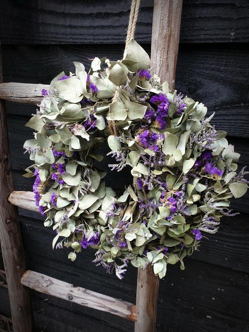 Droogbloemen krans eucalyptus  - statice, Huis en Inrichting, Woonaccessoires | Kransen, Ophalen of Verzenden