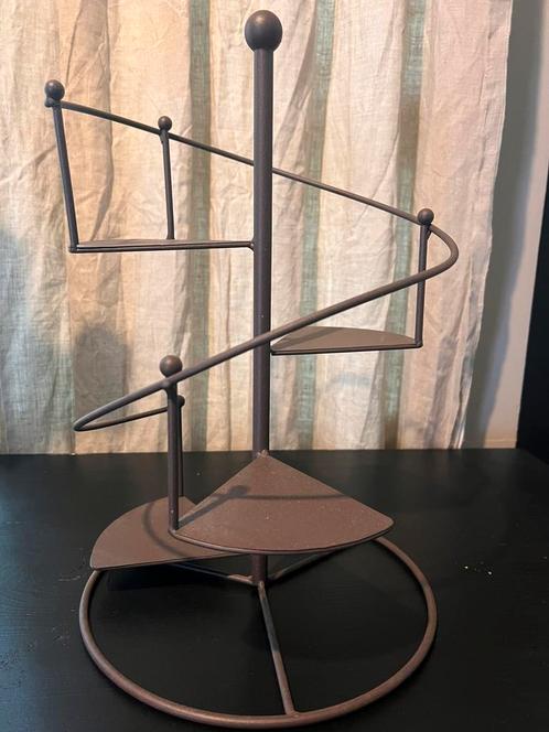 Spiraal trapje etagere display, Huis en Inrichting, Woonaccessoires | Etagères, Zo goed als nieuw, Ophalen of Verzenden