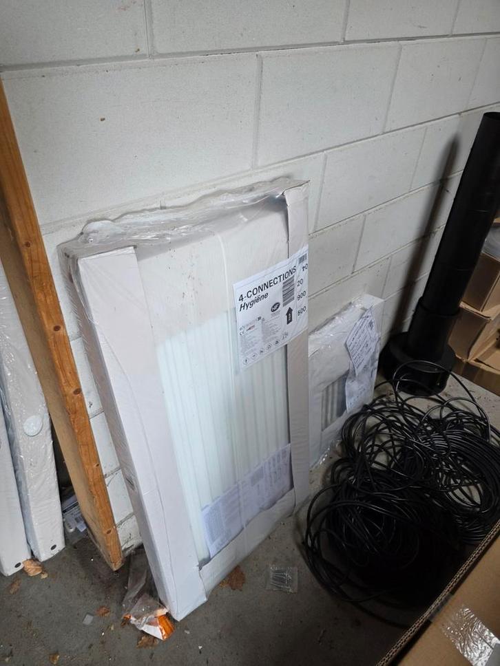 HENRAD RADIATOREN NIEUW, Doe-het-zelf en Verbouw, Verwarming en Radiatoren, Nieuw, Radiator, 800 watt of meer, Minder dan 30 cm