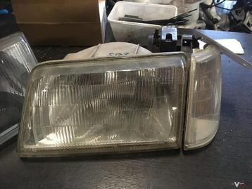 Peugeot 205 1990 Koplamp met knipperlicht Links beschikbaar voor biedingen