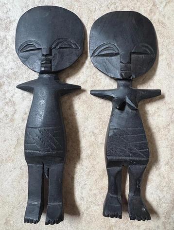 Twee houten Ashanti beeldjes, 20 cm beschikbaar voor biedingen
