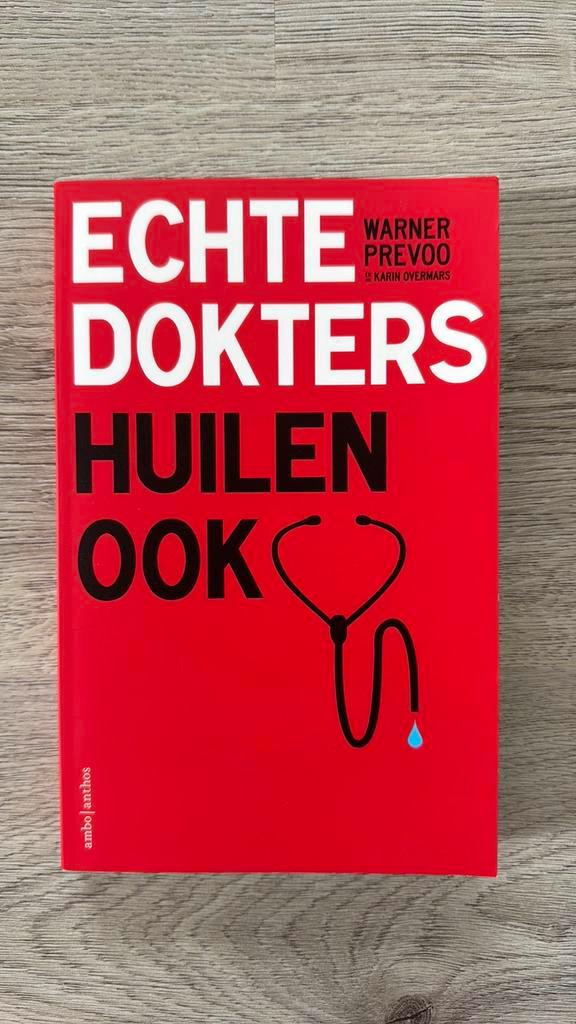 Karin Overmars - Echte dokters huilen ook, Boeken, Overige Boeken, Zo goed als nieuw, Ophalen of Verzenden
