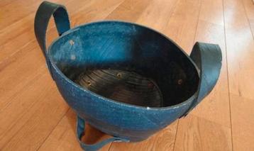 Stoere Rubberen houtmand voor Tuinkachel/haard/tuinhaard beschikbaar voor biedingen