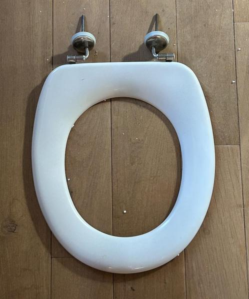 Free toilet seat, Doe-het-zelf en Verbouw, Sanitair, Zo goed als nieuw, Toilet, Ophalen