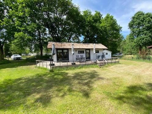 Uniek en prachtig gelegen rietgedekt chalet in Wilsum, Vakantie, Vakantiehuizen | Nederland, Drenthe, Tv