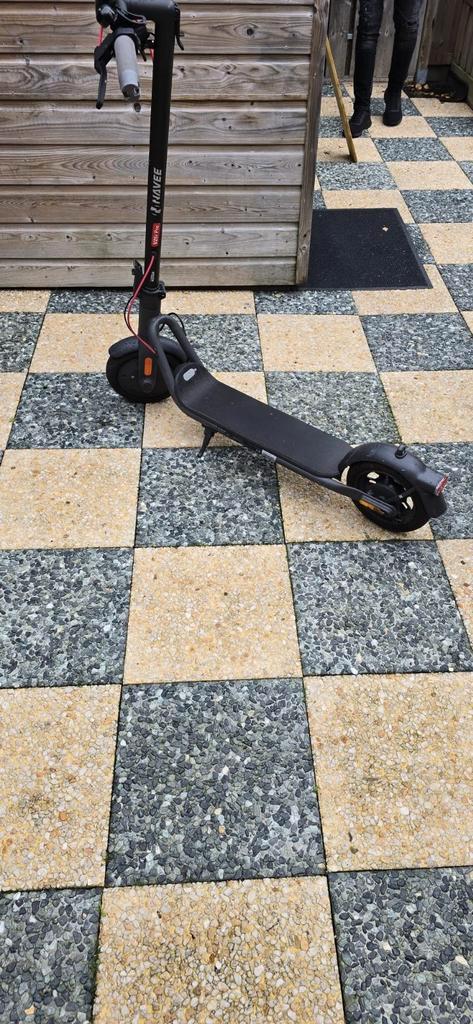 V25i pro wegens niet gebruiken., Fietsen en Brommers, Steps, Zo goed als nieuw, Elektrische step (E-scooter), Ophalen