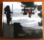 Oorlog en Vrede op de Molukken (Ambon Indonesië) Indië, Verzenden, 20e eeuw of later, Zo goed als nieuw