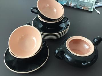 Biarritz kop-en schotels en suikerpot pastel beschikbaar voor biedingen