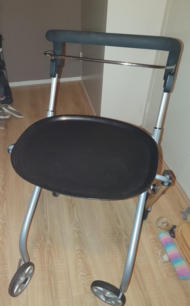 Trust indoor rollator, Diversen, Rollators, Zo goed als nieuw, Lichtgewicht, Opvouwbaar, Ophalen