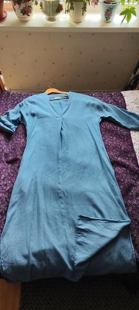 Italiaanse zomerse lichtblauwe linnen jurk, mt XL/XXL, Kleding | Dames, Jurken, Zo goed als nieuw, Maat 42/44 (L), Blauw, Onder de knie