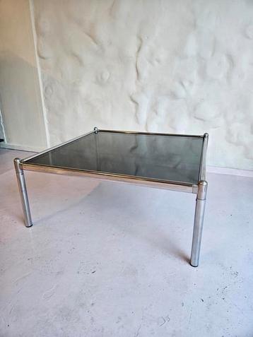 Vintage salontafel groen/grijs glas op chromen frame beschikbaar voor biedingen