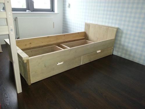 Bedden massief hout € 275,00, Huis en Inrichting, Slaapkamer | Bedden, Nieuw, Hout, Ophalen of Verzenden