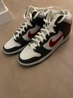 Nike Dunk High Embossed Basketball Grijs Rood Maat 46, Ophalen of Verzenden, Nieuw, Overige kleuren, Sneakers of Gympen