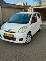 Daihatsu Cuore 1.0 5D 2011 Wit, Auto's, Daihatsu, Voorwielaandrijving, Stof, 600 kg, 18 €/maand