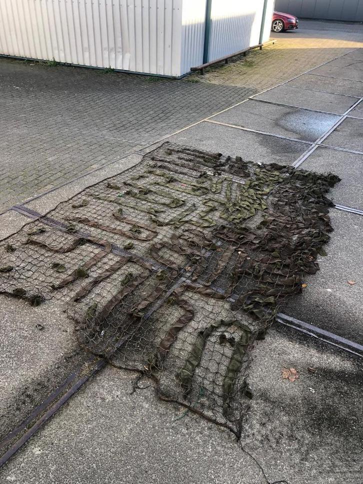Camouflagenet jutestof jaren 50/60/70 - 4 x 2 meter., Verzamelen, Militaria | Algemeen, Landmacht, Overige typen, Nederland, Ophalen of Verzenden