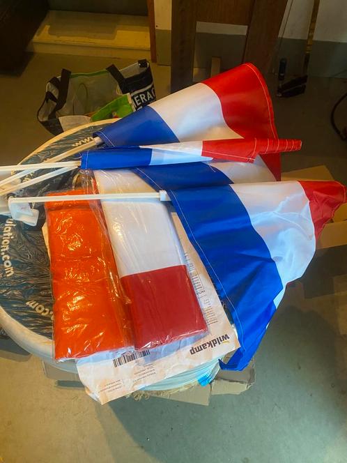Nederlandse vlag met aluminium staander 620cm, Diversen, Vlaggen en Wimpels, Nieuw, Ophalen