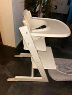 ZGAN Stokke tripp trapp wit met newborn babyset, Ophalen of Verzenden, Zo goed als nieuw, Meegroeistoel, Afneembaar eetblad