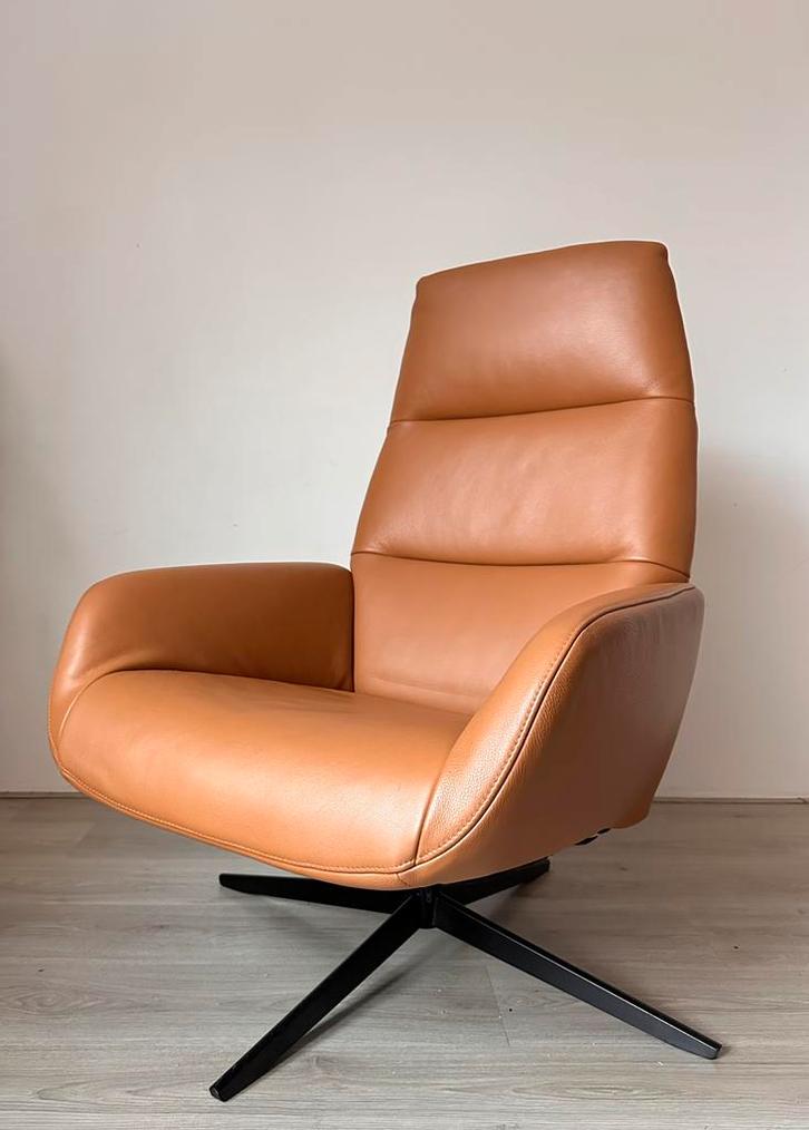 Montel Ergo met hocker als nieuw!, Huis en Inrichting, Fauteuils, Zo goed als nieuw, Leer, 75 tot 100 cm, Ophalen