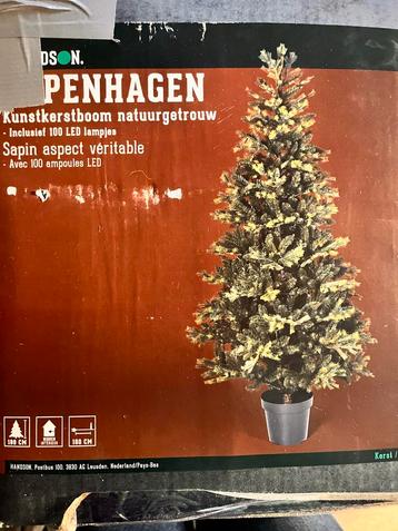 prachtige Kerstboom 180cm incl verlichting beschikbaar voor biedingen