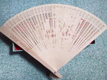 Chinese Houten Waaier beschikbaar voor biedingen