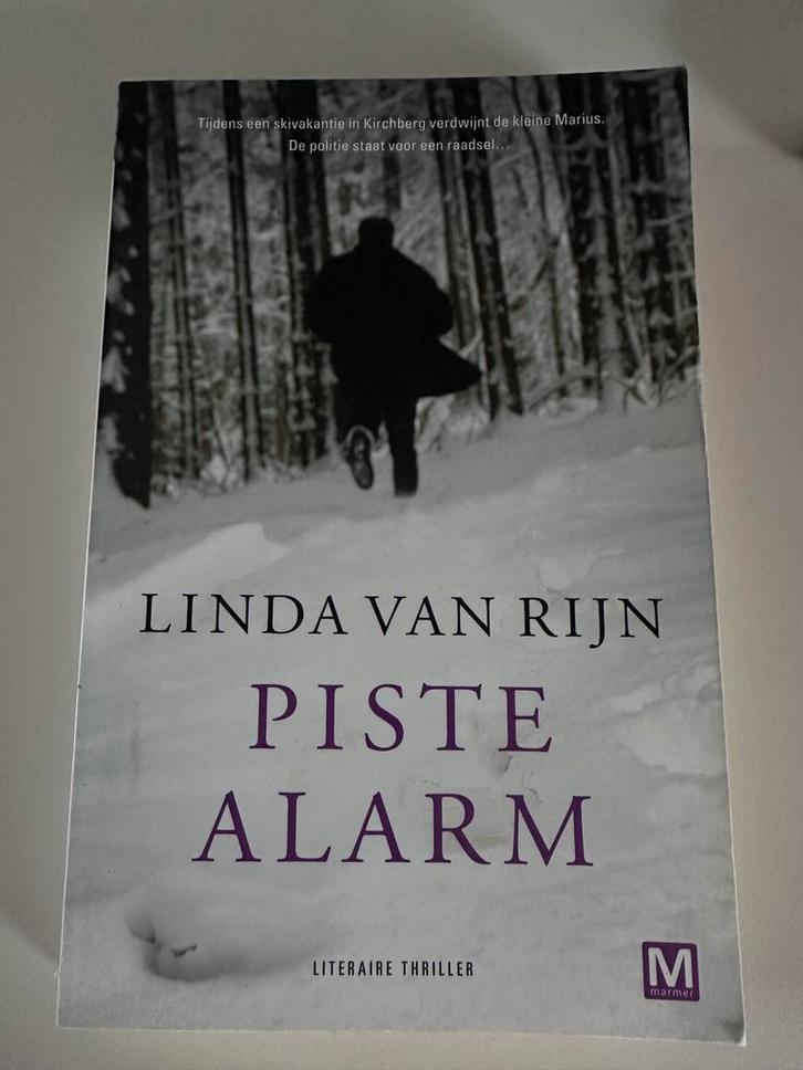 Piste Alarm - Linda van Rijn, Boeken, Thrillers, Gelezen, Nederland, Ophalen of Verzenden