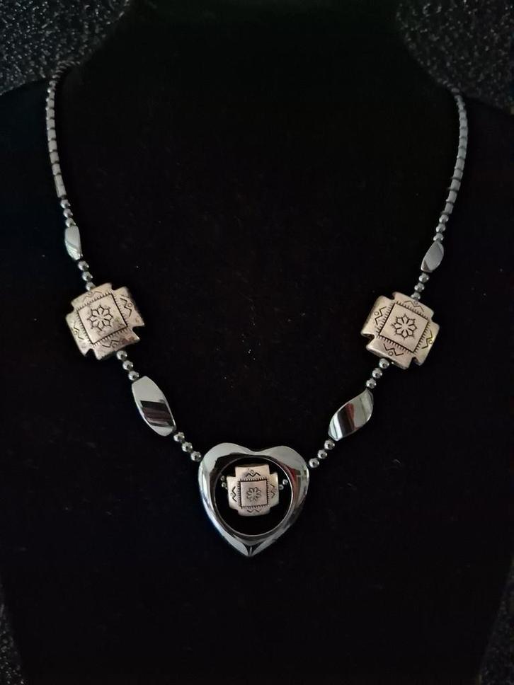 Vintage ketting van hematiet met zilverkleurige accenten, Sieraden, Tassen en Uiterlijk, Kettingen, Gebruikt, Overige materialen