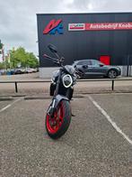 Stoere Ducati Monster met diversen extra's, 2 cilinders, Motorrijbewijs A, Particulier, 937 cc