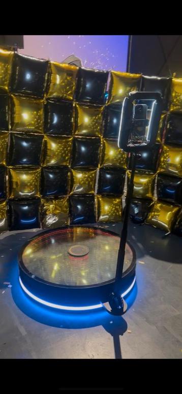 360 spinner Photobooth te huur! 120 CM TOT AAN 5 PERSONEN! beschikbaar voor biedingen