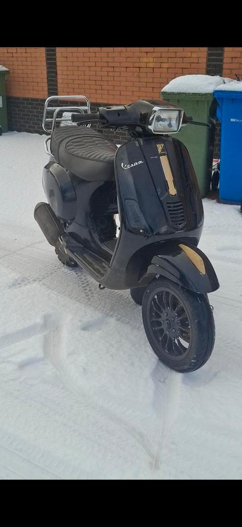 Vespa 125cc brom, Fietsen en Brommers, Scooters | Piaggio, Ophalen